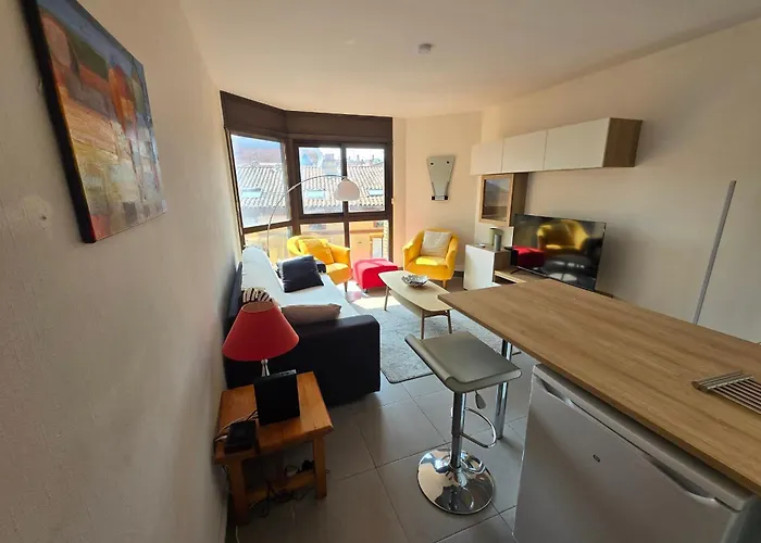 Attractive T2 - Right In The Center Τουλούζη